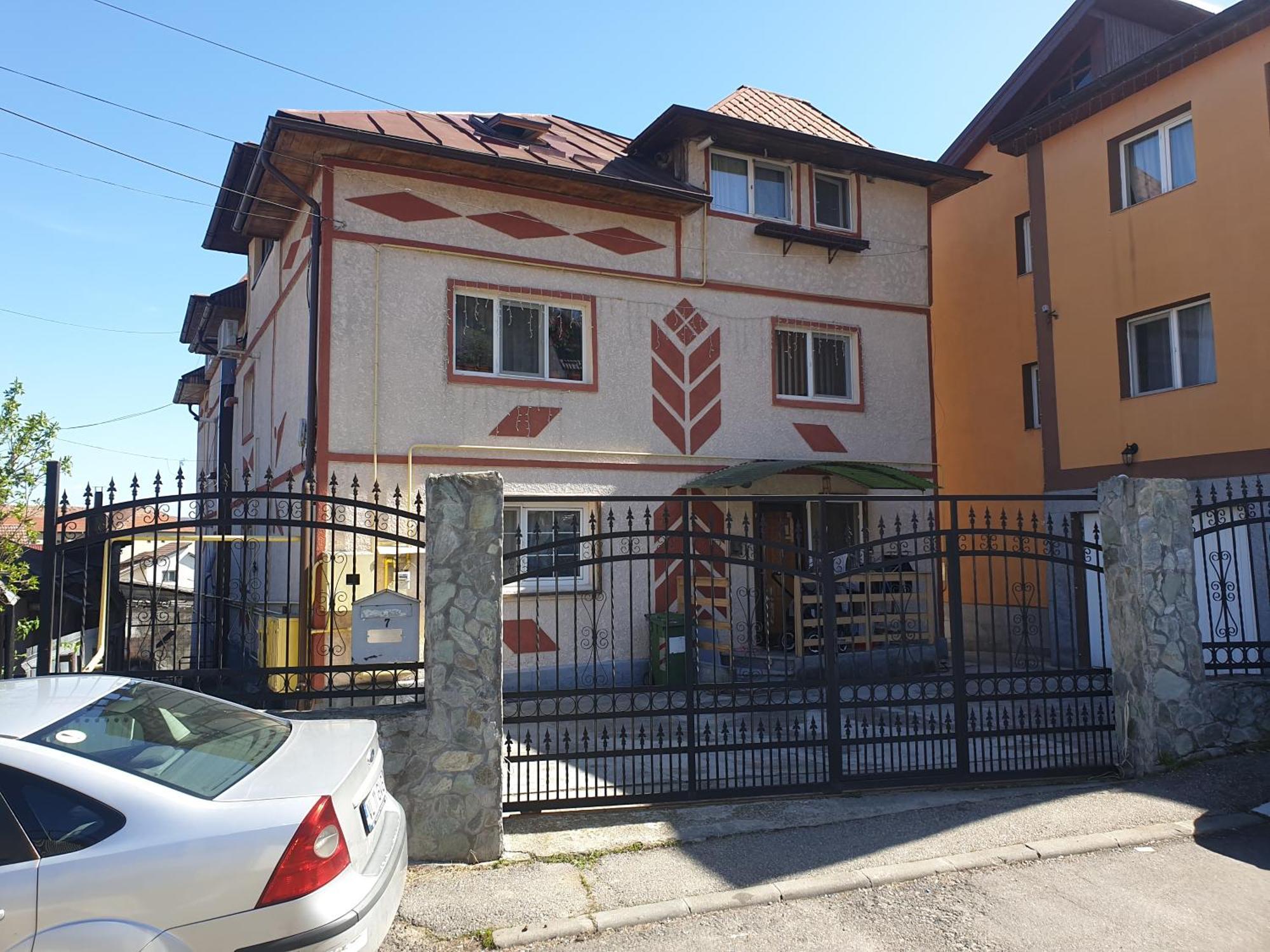 Apartament Mansarda Venus Рымнику-Вылча Экстерьер фото